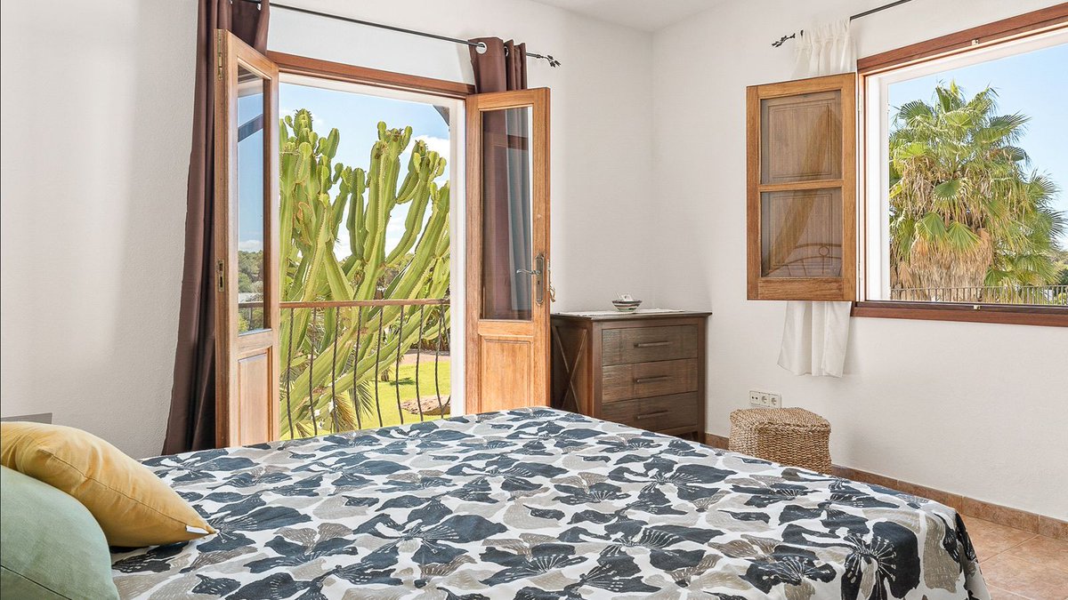 EVIbiza's tweet photo. 🌿 Ibiza Holiday Rental
Authentic finca near Santa Eulalia – perfect for families &amp; friends!
 Up to 10 guests
 From €7,200/week
📍 E&amp;V ID 220

Book now: https://t.co/Pdq1XBiUoA 
#IbizaRental #HolidayVilla #Ibiza2025 #LuxuryEscape https://t.co/isR6x8ypdD