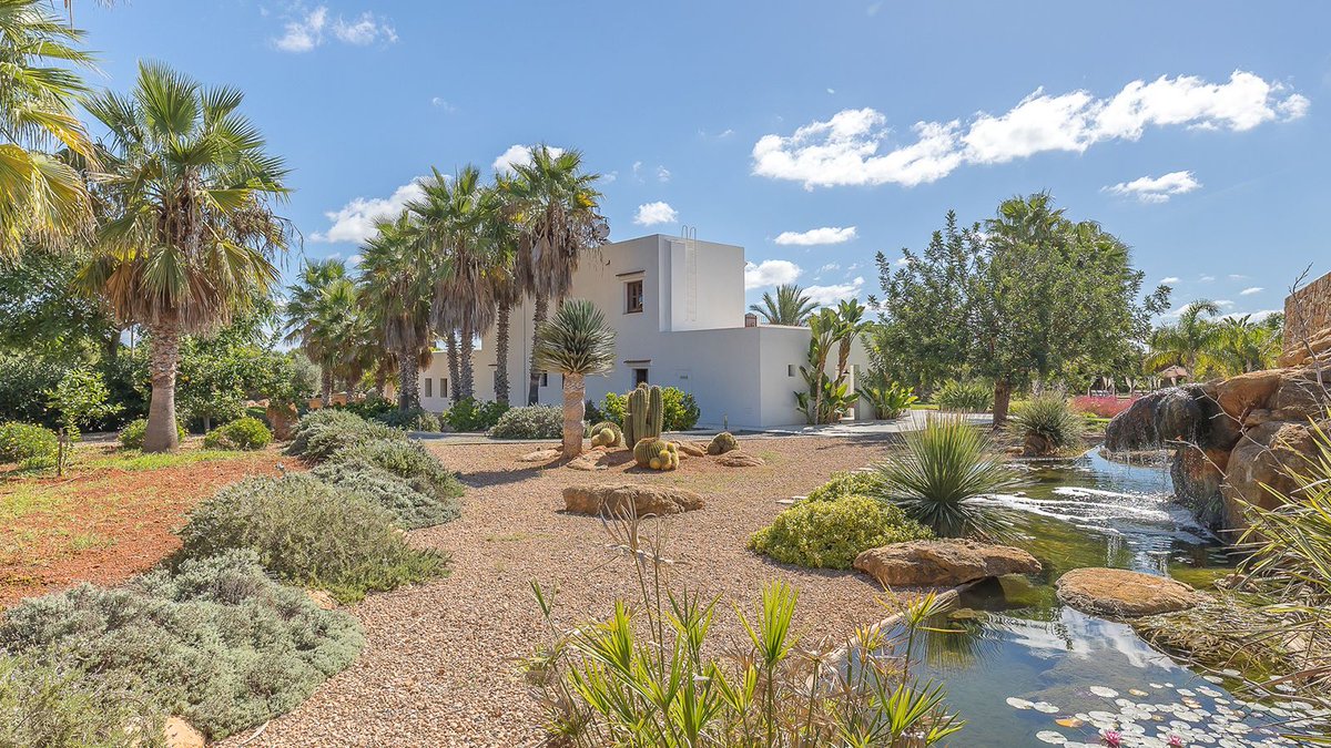 EVIbiza's tweet photo. 🌿 Ibiza Holiday Rental
Authentic finca near Santa Eulalia – perfect for families &amp; friends!
 Up to 10 guests
 From €7,200/week
📍 E&amp;V ID 220

Book now: https://t.co/Pdq1XBiUoA 
#IbizaRental #HolidayVilla #Ibiza2025 #LuxuryEscape https://t.co/isR6x8ypdD
