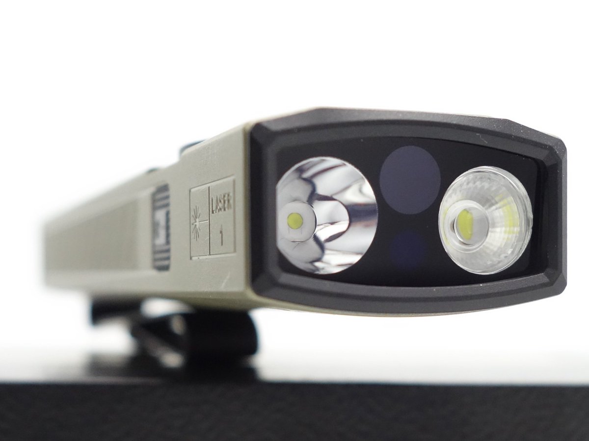 Review is up! The Olight ArkPro Ultra is a flat-style EDC torch with a spotlight, a floodlight, a green laser pointer, a 365nm UV light and it has both magnetic charging and USB-C charging.​timmcmahon.com.au/posts/olight-a…