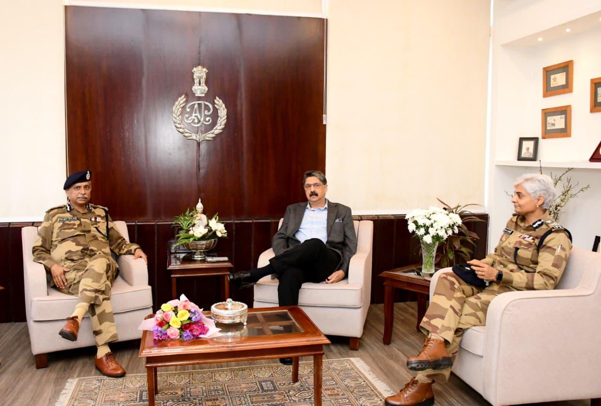 HardiSpeaks's tweet photo. Productive meeting with my friend Shri Praveer Ranjan, IPS, DG @CISFHQrs on strengthening inter-force synergy, at APHQ today.

We discussed possible threat scenarios and putting in synergetic systems to reinforce security across aviation & critical industrial sectors.

The meaningful deliberations had one clear purpose: strengthening collective preparedness and working together for a safer, more resilient Nation.

@HMOIndia
@himantabiswa
@DGPAssamPolice