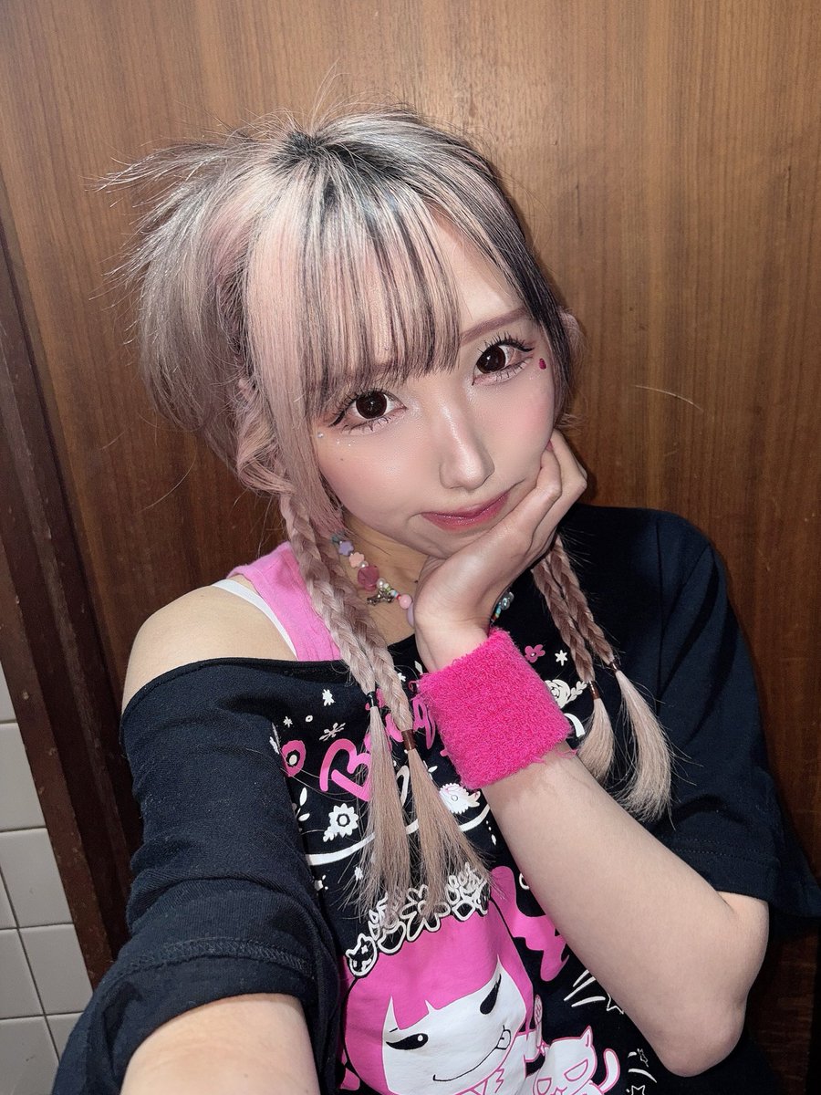 obararyou's tweet photo. 2026.2.3.千歳烏山J-mood
#OMASH vol.12
thank you♡
今日でいったん一区切り!
色んな気持ちが溢れてきたなあ。
ステージから歌を届けられるのも会いにきて貰えるのも毎回お誕生日のお祝いができるのも全部当たり前じゃなくて幸せな事だなって思えたのがこのイベントだから本当に支えてくれた皆に感謝 https://t.co/hMZgvmtPlT