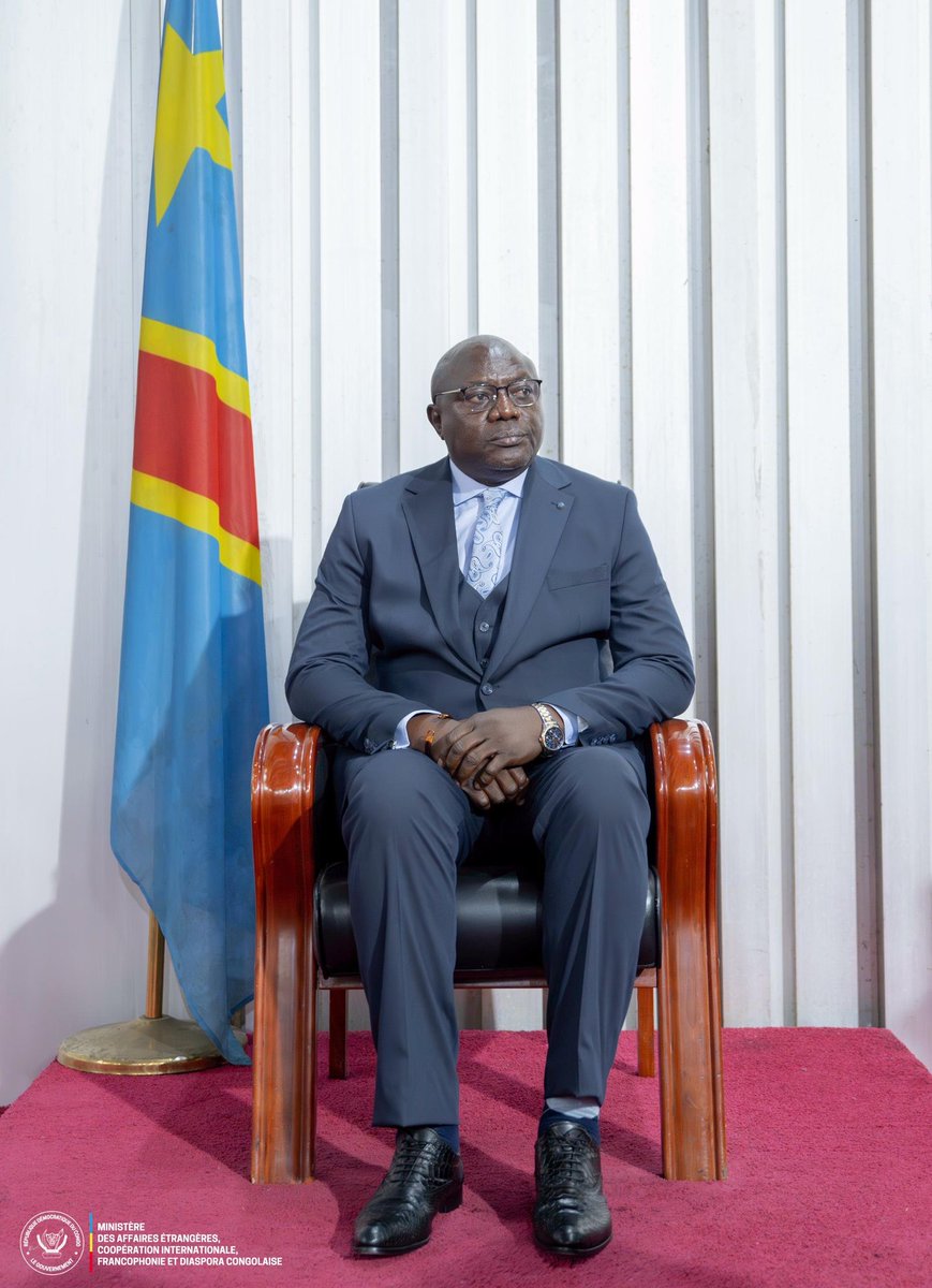 RDC_Minafet's tweet photo. Le Ministère des Affaires étrangères, Coopération internationale, Francophonie et Diaspora congolaise a un nouveau Secrétaire Général aux Affaires Etrangères, l’Ambassadeur Apollinaire Langba Langi. Il a officiellement pris ses fonctions ce mardi 3 février 2026, lors de la cérémonie d’installation qui a eu lieu dans la salle de conférence du Ministère des Affaires Etrangères. Diplomate de carrière, Apollinaire Langba occupait depuis 2024 le poste de Directeur, Chef de Service de la Chancellerie, où il a piloté la mise en œuvre de la réforme du passeport lancée en juin 2025 par la Ministre d’État, Thérèse Kayikwamba Wagner.

@Presidence_RDC 
@PrimatureRDC 
@Com_mediasRDC