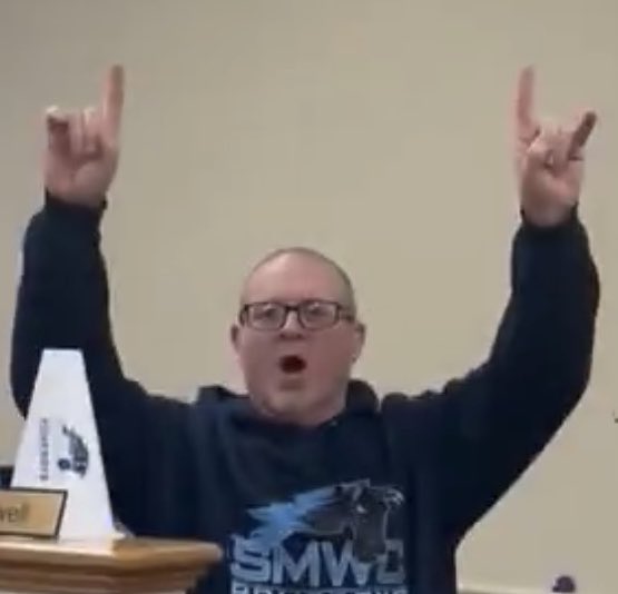SMWC_Barstool's tweet photo. Right now Saint Mary-of-the-Woods College is the most opportunistic place to be as a football player.

We have the tradition. Do you want to prove yourself or do you want to go somewhere else, not play much, and ride that bench giving fist bumps.

Nuff said
#dontbesoft https://t.co/MhSNGpRspl