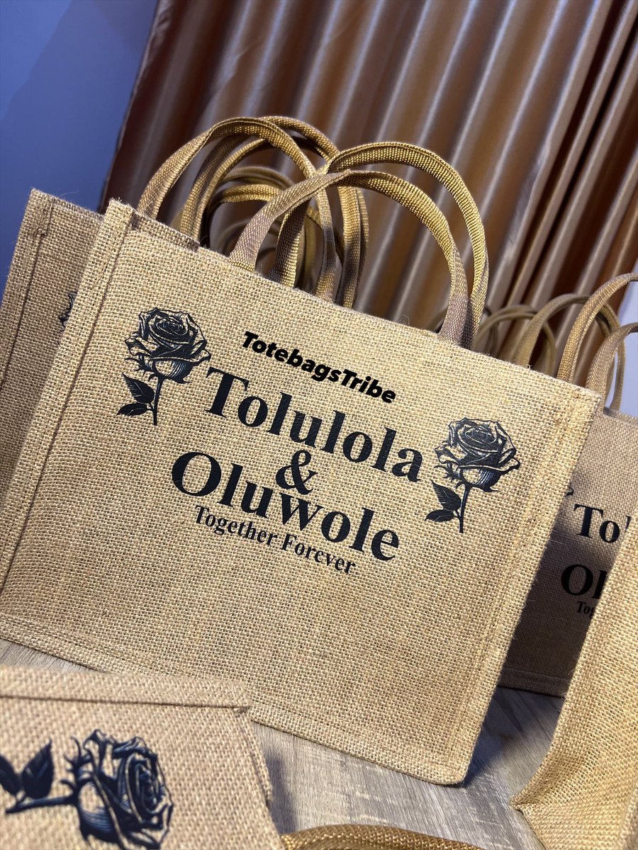 jiddah_salma's tweet photo. We produce 25 pieces of Jutebags in 24hours For an intimate wedding 🤭

And it off to United Kingdom 🇬🇧 

(Express order attracts express fee)

Need Souvenir bags for your Events? Send us a Dm. 

Kindly Repost🤲🏻 https://t.co/v0lJc0iH0V