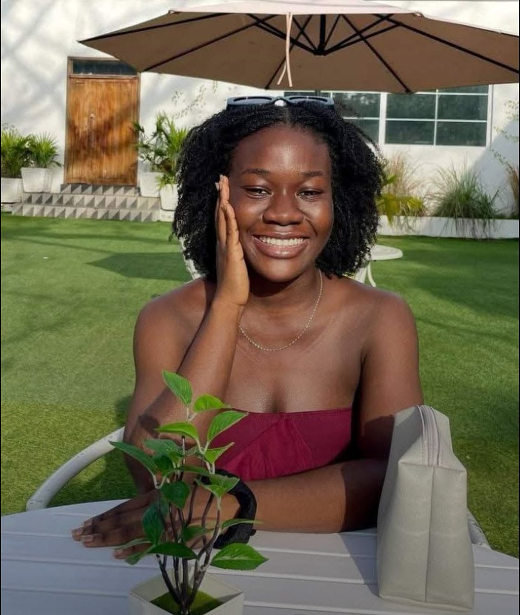 Thevokofficial's tweet photo. 📍📍JUST IN📍📍

Princess Korkor Boateng, an alumnus of the university of Ghana, has set a record as the Youngest Chartered Accountant in Ghana and Africa at just 18 years

After the record, she is now pursuing her Masters in Finance &amp; Data Science at the University of Exeter🇬🇧🧠 https://t.co/Bq4qqVBBvQ