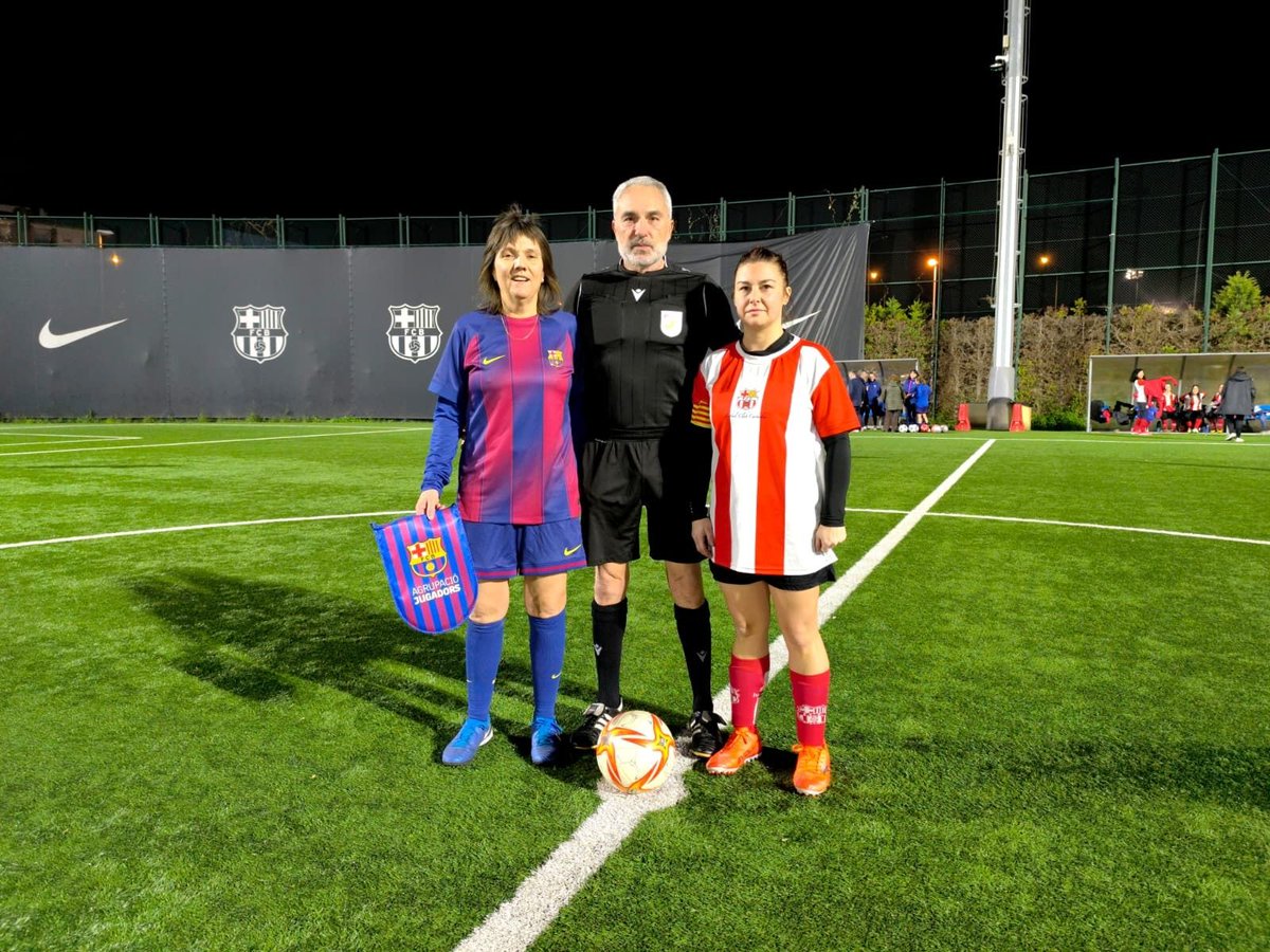 FCBjugadors's tweet photo. 🔵 🔴 Primer partit del 2026 i Primera victòria✌️ 

AJ FCB Femení - Veteranes FC Cardedeu (6-1)

Més detalls 👉  https://t.co/2FbBlDKcN9 

#seguimenjoc https://t.co/32m6YBs9sR