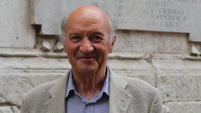 I respect the social need for intellectual role models.

But there's no reason to go around trying to stitch together anything passable out of the flimsy, tattered rags of Chomsky's reputation when Losurdo wrote an incredible library of over two-dozen spectacular books.