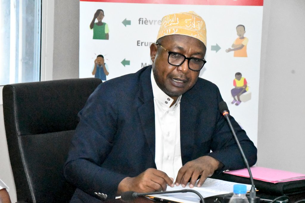 OMSComores's tweet photo. #mpox | La Représentante de l'OMS et ses conseillers ont honoré l'invitation du ministre de la Santé, qui a organisé une réunion avec les partenaires techniques et financiers du secteur de la santé hier après-midi à Moroni.

Cette rencontre s'inscrit dans le cadre de la coordination des efforts de riposte face à l'épidémie de mpox, déclarée aux Comores le 23 janvier dernier.

L'OMS salue la clarté des échanges et la progression des discussions visant à optimiser le soutien apporté au pays dans cette lutte contre la mpox.