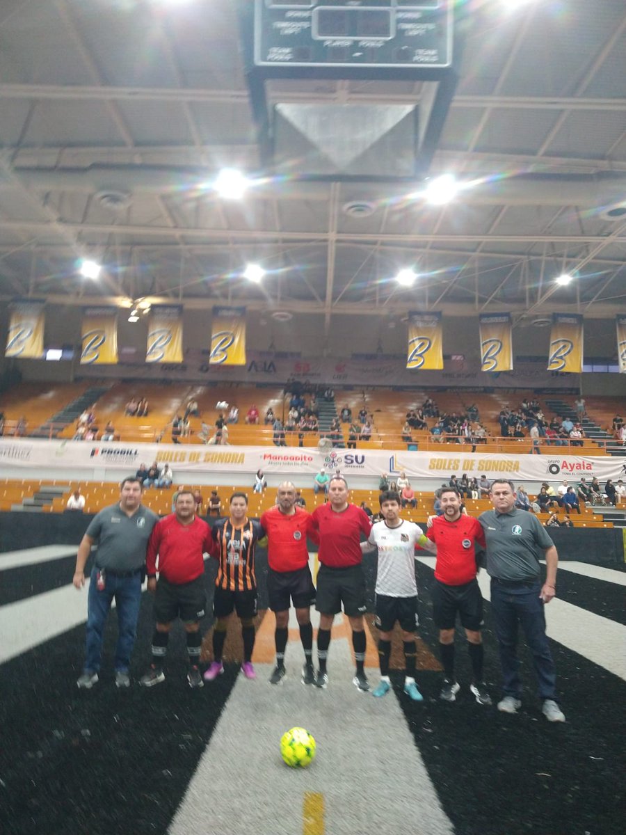 OmarTequida's tweet photo. fue una gran experiencia, la intensidad de los equipos al jugar, correr con criterio. gracias arbitraje. https://t.co/Dy5sl6p0Hc