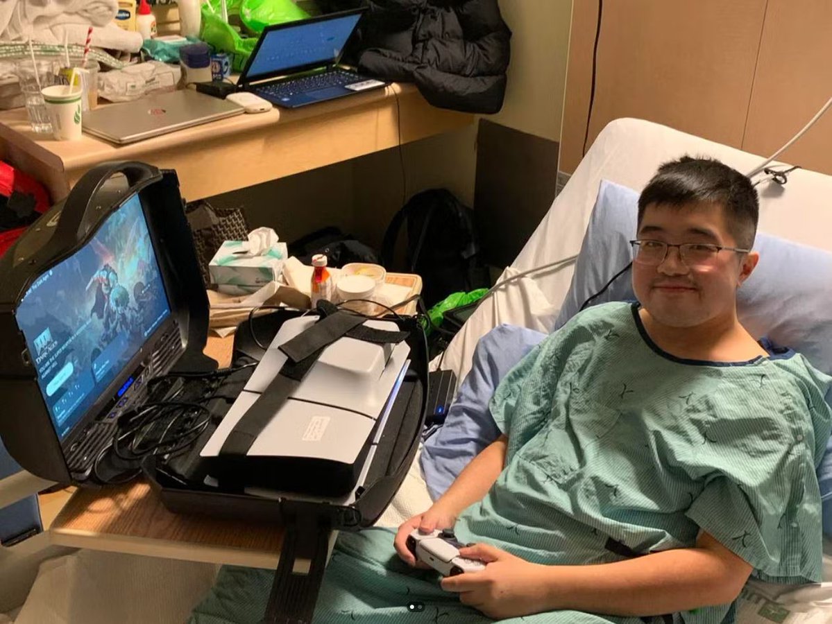 Dexerto's tweet image. A terminally ill gamer wanted to spend his final weeks playing Doom: The Dark Ages but couldn't afford it 

His caretakers secured him a PS5 and portable setup to play from his hospice bed