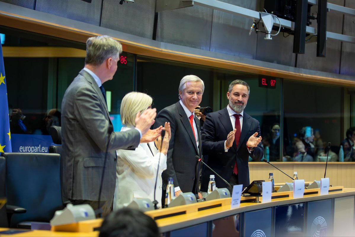 PatriotsEP's tweet image. Patriots Group Meeting with special guests President of Chile @joseantoniokast 🇨🇱 and President of Vox @Santi_ABASCAL 🇪🇸 #Patriots