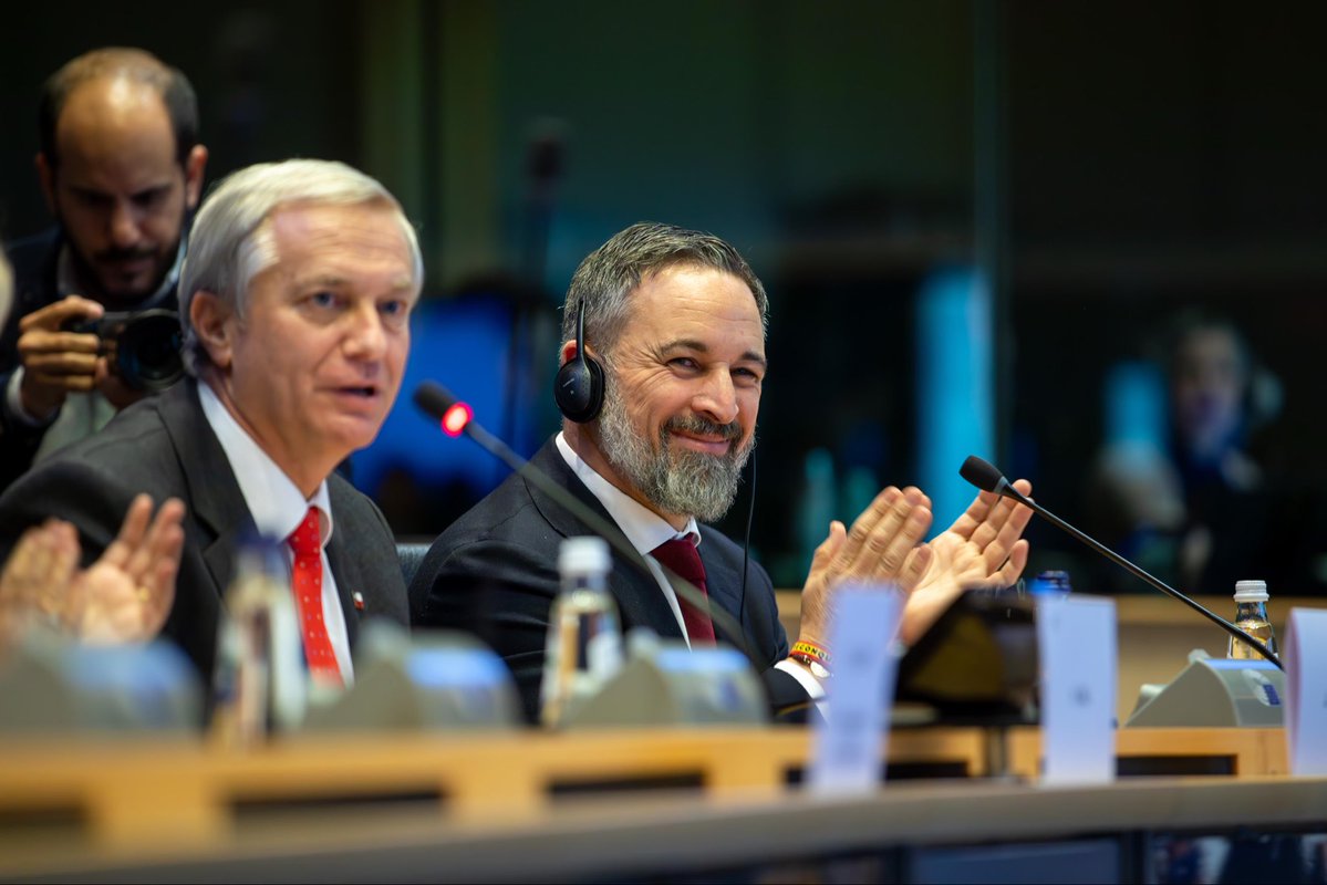 PatriotsEP's tweet image. Patriots Group Meeting with special guests President of Chile @joseantoniokast 🇨🇱 and President of Vox @Santi_ABASCAL 🇪🇸 #Patriots