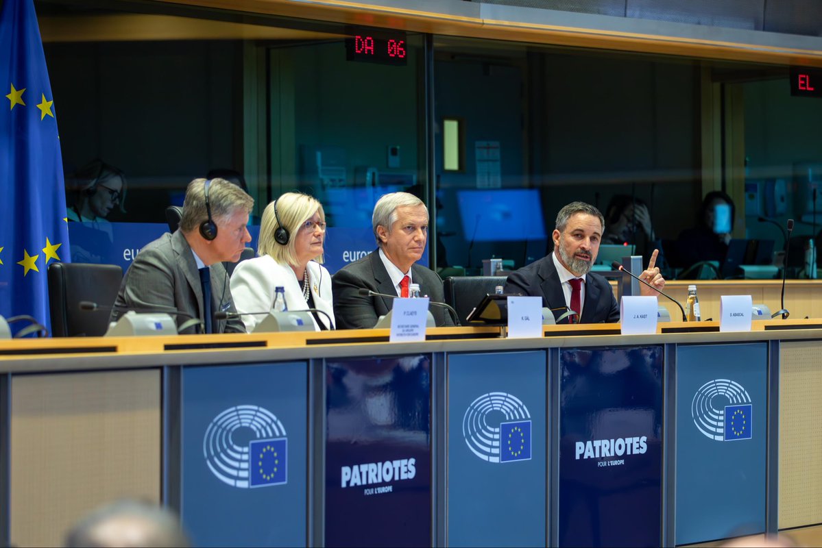 PatriotsEP's tweet image. Patriots Group Meeting with special guests President of Chile @joseantoniokast 🇨🇱 and President of Vox @Santi_ABASCAL 🇪🇸 #Patriots