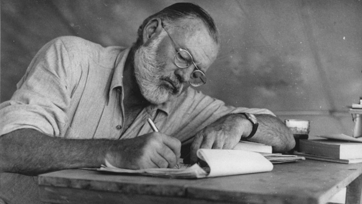 periodiciweb's tweet photo. RITRATTI: “ERNEST HEMINGWAY” https://t.co/pKtUwaZRpA via @Il Popolano @EDIZIONI https://t.co/B9l3BkuEUa