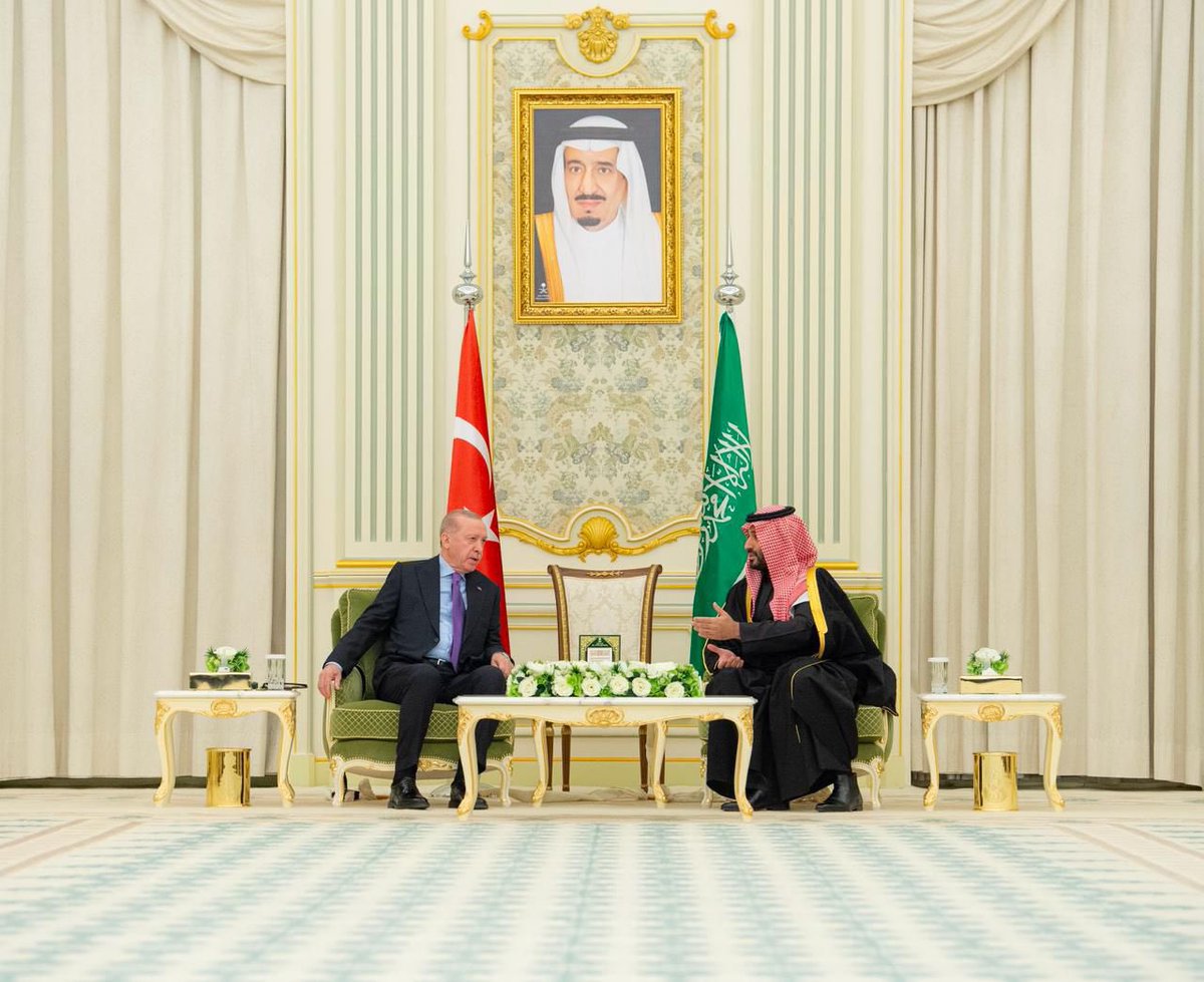 SaudiNews50's tweet photo. عاجل..

ولي العهد يستقبل في قصر اليمامة بالرياض رئيس جمهورية تركيا ويقيم مراسم استقبال رسمية لفخامته، ويعقدان جلسة مباحثات رسمية.

- https://t.co/nKATTxFttK