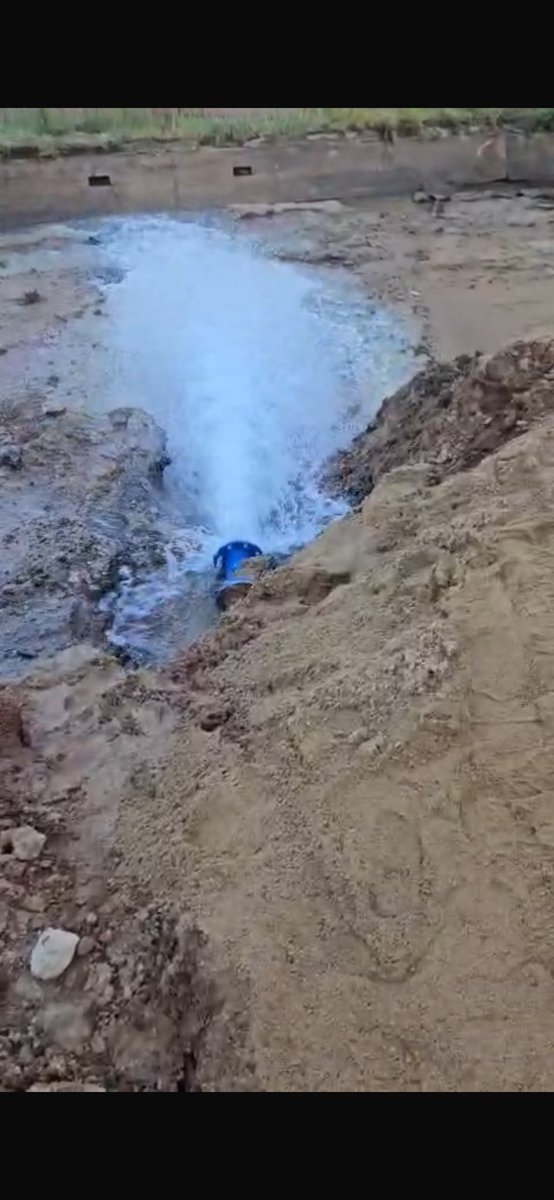 AlexBeazley's tweet photo. The water infrastructure in Bryanston is disintegrating by the day. We haven’t had water in 10 instance for a day or longer since Jan 1. And now they are closing the Sandton system regularly for equitable water distribution. What water are they distributing when we have none? https://t.co/XnVBRAqxUG