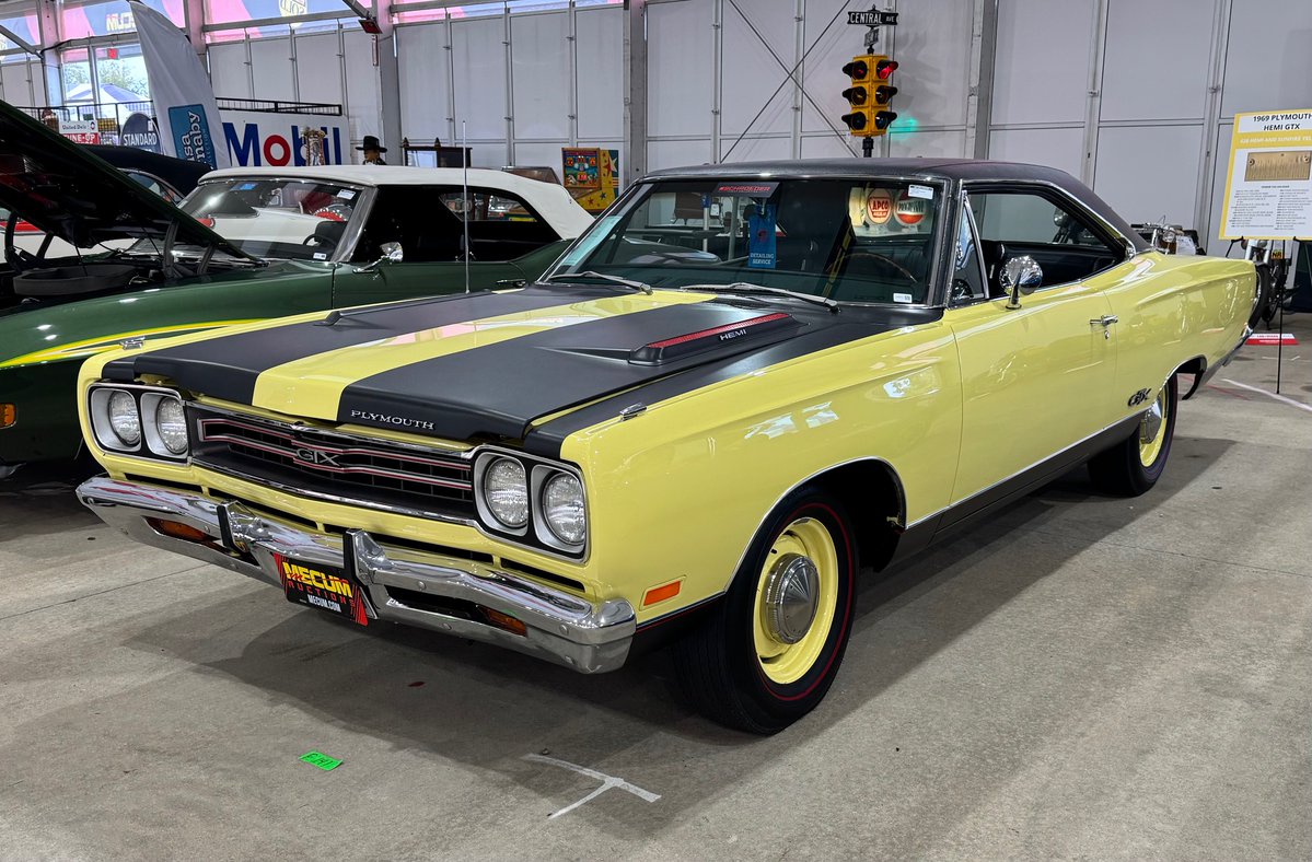 Keep your #classiccar in top condition with the help of a #reliable mechanic. Learn more about finding the right #repairshop for your #vintageride here: classicautoadvisors.com/.../finding-a-… #carrepair #vintagecar