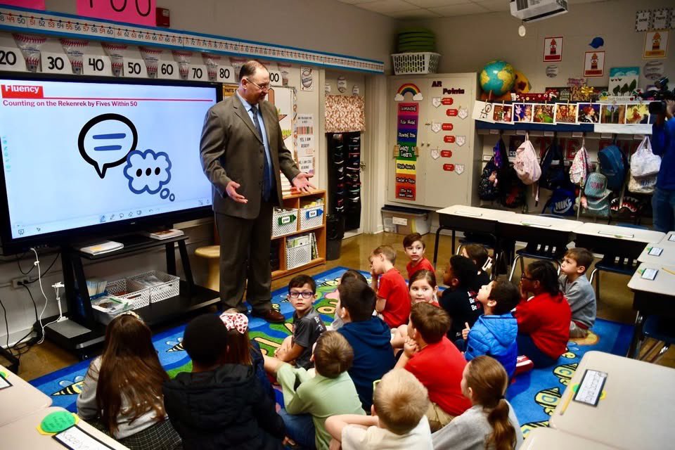 doelouisiana's tweet image. .@cadebrumley joined @BESE_LA President Simone Champagne &amp;amp; Vice President Kevin Berken for a learning walk at Welsh Elementary in Jefferson Davis Parish Schools this morning. 

It’s one of around a dozen schools visits planned over the next two days. #laed