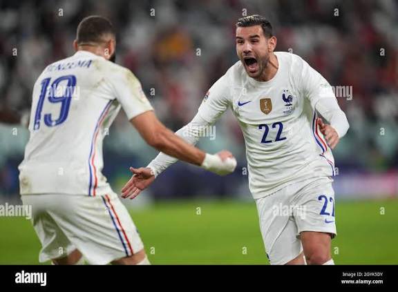 ثنائيه بتعبث بدوريكم
ثنائيه بتوطي انديتكم
ثنائيه بتدعس قارة اسيا

ثنائيه بتخلي النصراوي والاتحادي والاهلاوي ينامون قبل المباراه

ارحم الروشني الي ناوي يفوز بحضرتهم