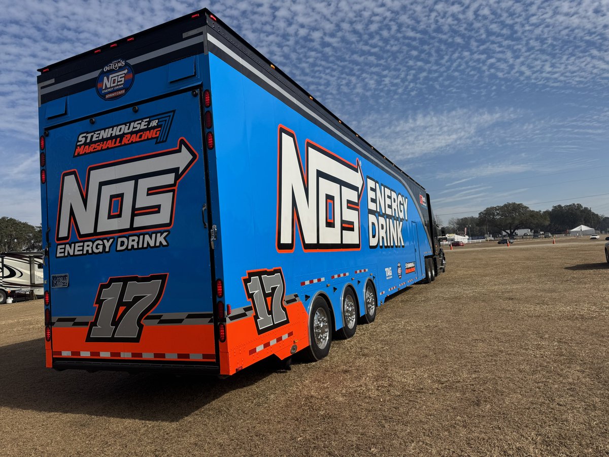 WorldofOutlaws's tweet photo. Sure is good to see Sprint Car haulers again 😍

It’s load-in day at @VolusiaSpeedway! https://t.co/B7Tve5S365