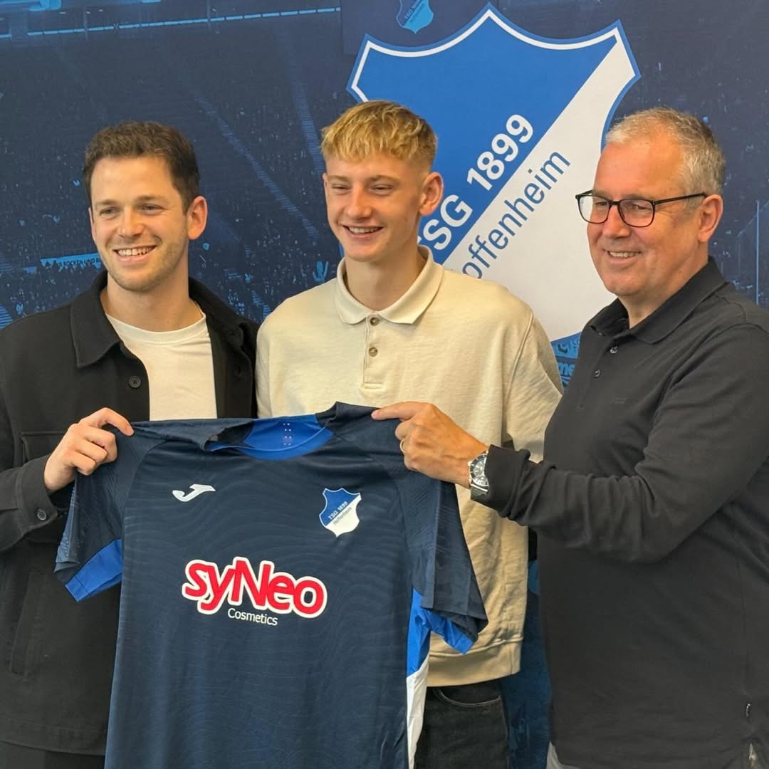 junjunjun351's tweet image. 移籍情報

ドイツ人「Oskar Hencke」が
ドイツ「TSG Hoffenheim II」へ移籍した模様

事務所はドイツ系「Apertura Sports」
オーナーである「Martin Rath」が出席

#GER #Hoffenheim #football #agent