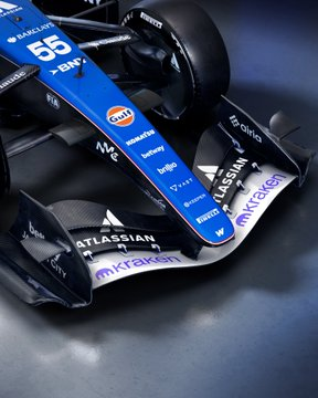 Presentado el #WilliamsF1📸  FW48 de Carlos Sainz, colores que emulan al pasado para entrar en una nueva era.
El Madrileño en su segundo año con Williams con "mucha motivación y muchas ganas con esta nueva reglamentación, somos un equipo que va en serio de cara al futuro" #F1