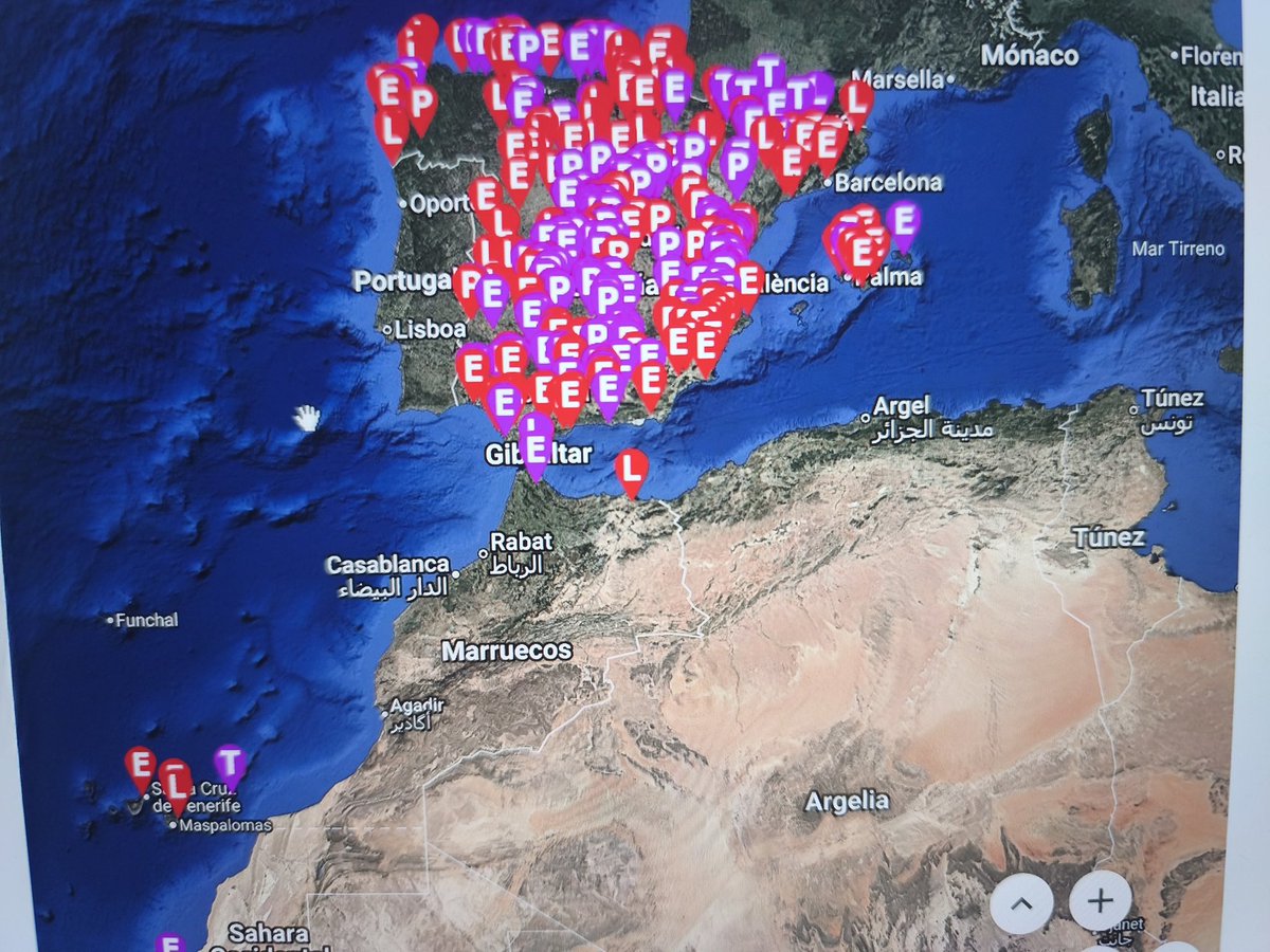 Hoy ha fallecido el periodista Carlos Hernández. Documentó los 303 campos de concentración franquistas en España por los que pasaron un millón de personas. Su trabajo se debería explicar en todas las escuelas.