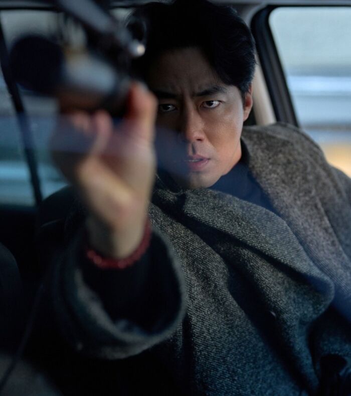 JoInSungPH's tweet photo. The film industry in 2026 will be dominated by #ZoInSung...
Kicks Off with ‘#Humint’ and Reaches Its Peak with ‘Hope’ and 'Possible Love'

For the upcoming ‘Humint’, his action sequences set in Thailand in the latter half of the film will be the highlight.

He also stars in #Hope, where the production budget is reportedly in the 50 billion won range, the largest ever for a single Korean project. 

Meanwhile, #PossibleLove is likely to be a landmark in Zo In sung's filmography. 

If "Hope" and "Possible Love" advance to Cannes and Venice Festivals as planned, Zo In-sung will walk the red carpet at two of the world's top three film festivals this year. 

Director Ryu Seung-wan, who has collaborated on three consecutive films starting with ‘Escape from Mogadishu’ and including ‘Smugglers’ and ‘Humint’, praised Zo In-sung, saying, “With his dedicated attitude on set and meticulous care for the entire crew—he often moves me not just as a great actor, but as a great person.”
https://t.co/K4cJQFhgmD
#joinsung #조인성