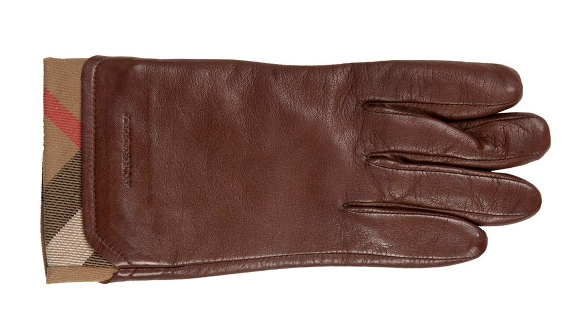 TheGloveCollect's tweet photo. Designer style can be practical too - these brown leather gloves edged with the Burberry check and lined with knitted black wool will keep you warm and stylish.
Find out more:https://t.co/AY9LaIbD3v https://t.co/5qUJmrnrsN