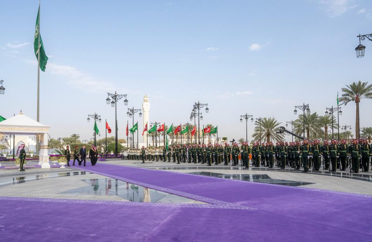 Badermasaker's tweet photo. سمو #ولي_العهد يستقبل في قصر اليمامة بالرياض رئيس جمهورية تركيا ويقيم مراسم استقبال رسمية لفخامته، ويعقدان جلسة مباحثات رسمية. https://t.co/tzGRZn0vUq