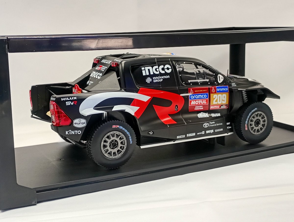 GR特注 イクソ 1/18 トヨタ GR DKR ハイラックス EVO. #209 ダカール
