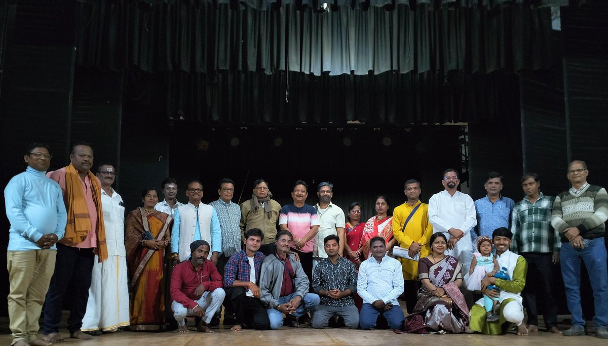 ParalaRail's tweet photo. @HemantaTOI Team creative arts, Paralakhemundi at bhanja kala mandap, bhubaneswar https://t.co/4Fq0PozuyI