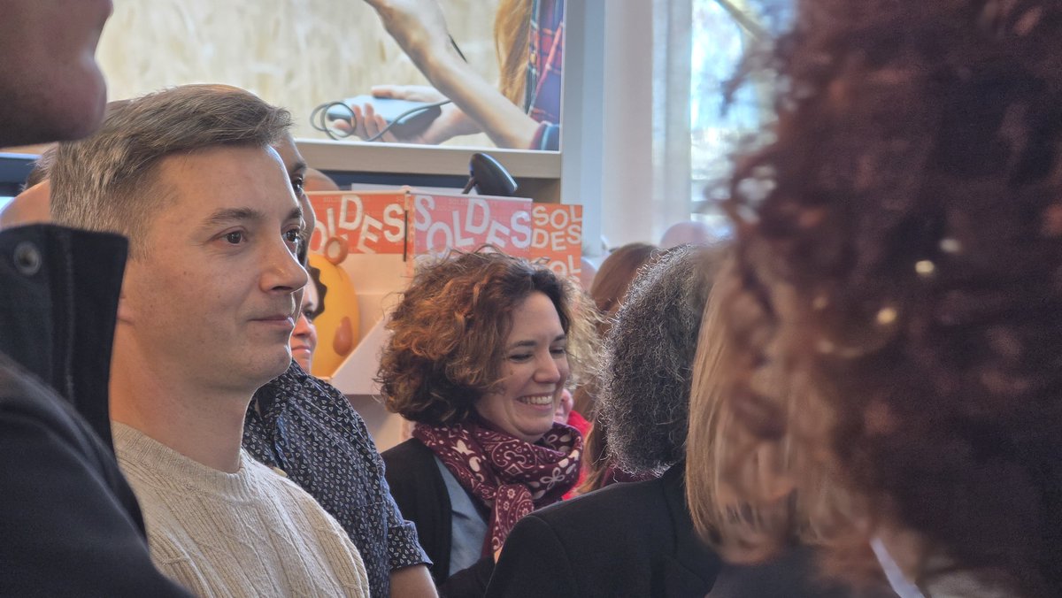 Orange Store tweet media