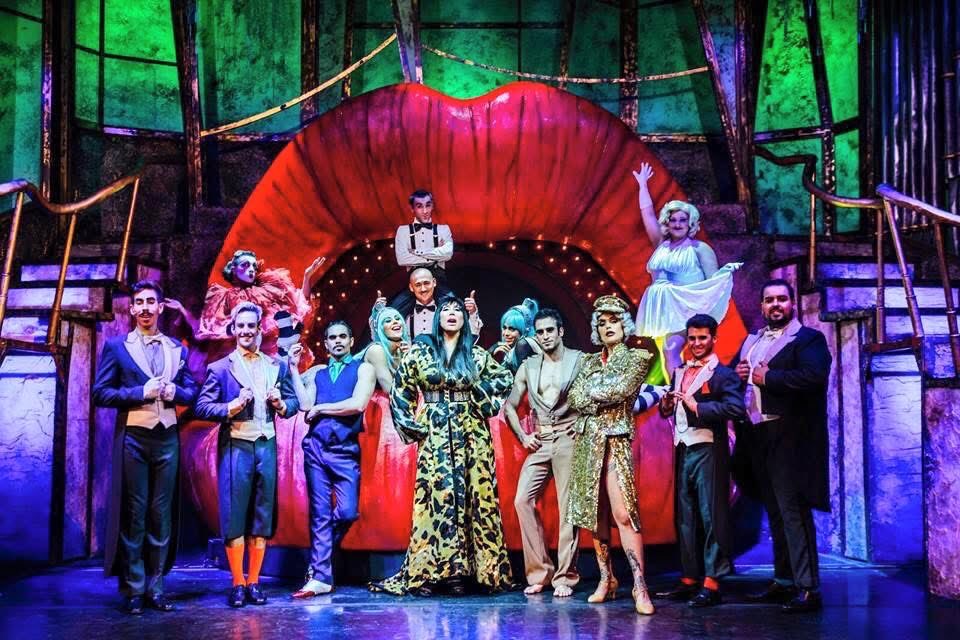 Hace ya 10 años que estrenábamos the Hole con un elencazo y de la mano de la mejor compañera de laburo que se puede tener ! <a href="/Moria_Casan/">Moria Casán</a> ! Inolvidable experiencia comandada por una verdadera líder !