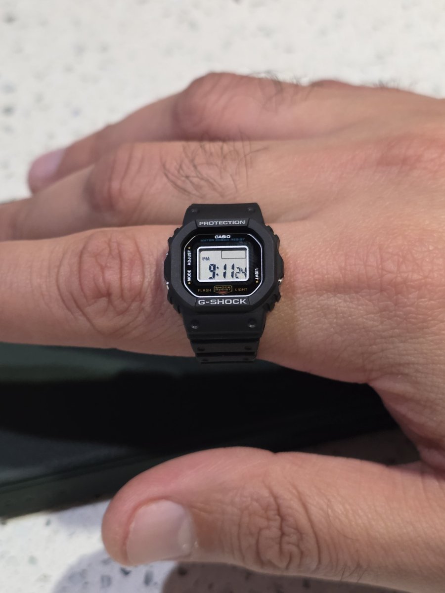 カシオのG-SHOCK nano、指輪サイズの耐衝撃時計が即完売