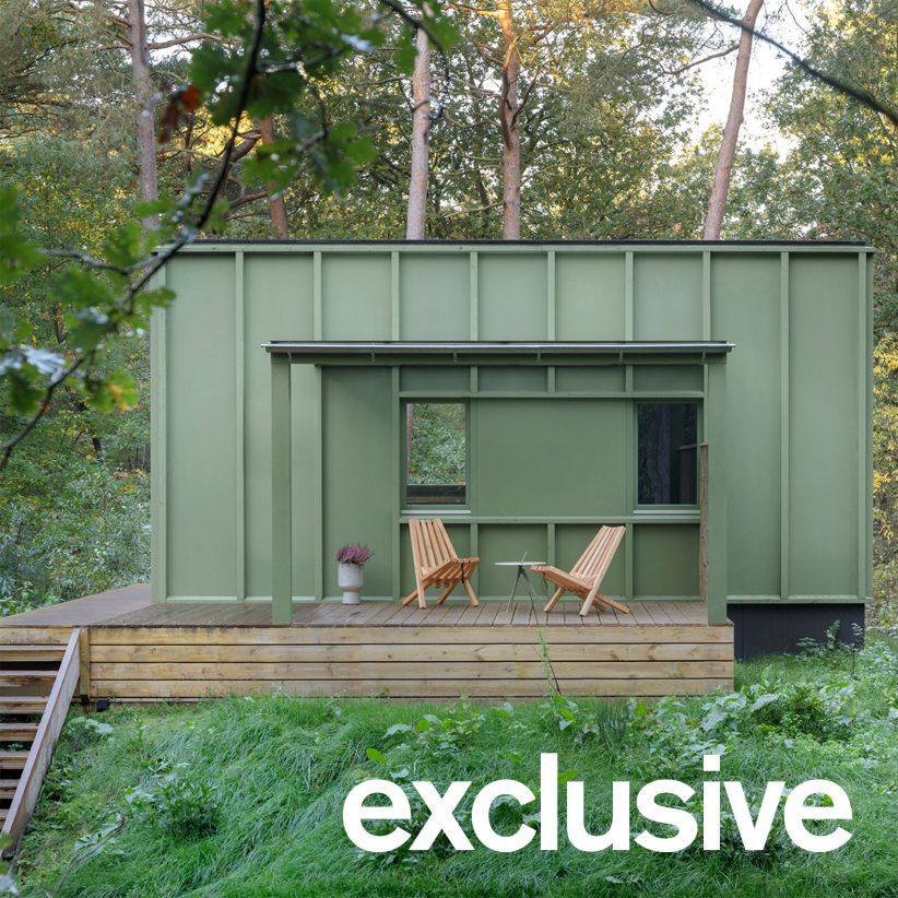 dezeen's tweet photo. Compact holiday cabin by i29 "functions as a Swiss army knife": https://t.co/I06xnU0jvO https://t.co/9CQw8S0wGm