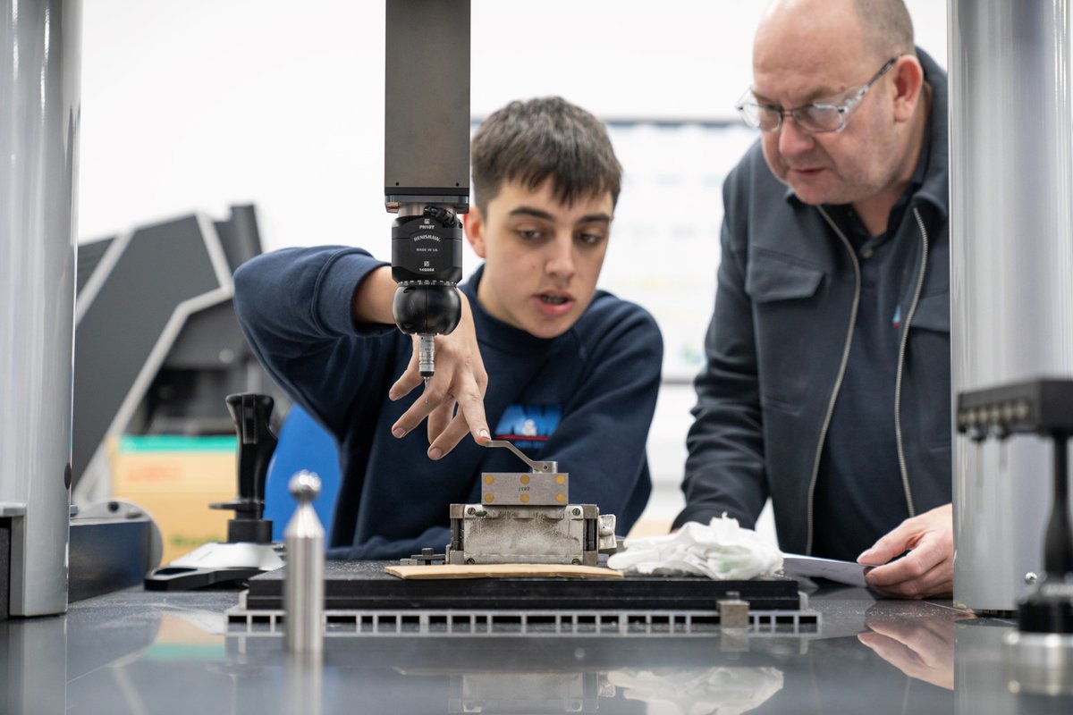 AandMEDM's tweet image. #NAW2026 Skills for Life 
We use experienced mentors to pass on their knowhow to Apprentices. Developing transferable engineering skills for careers in UK manufacturing.  #Apprenticeships #skillsforlife #futuretalent #precisionengineering #ukmfg