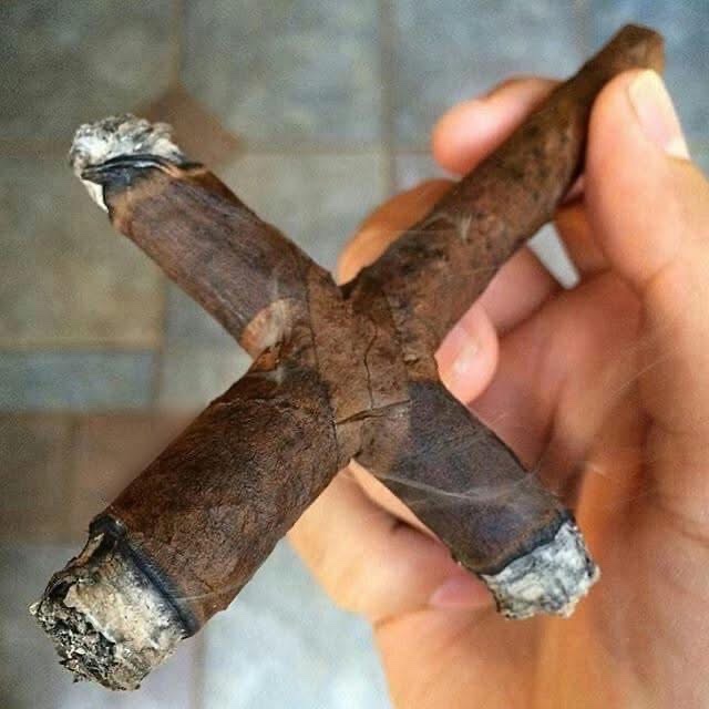 _StonersRUs_'s tweet photo. Cross blunt 🔥 https://t.co/B2wo0f2J5J