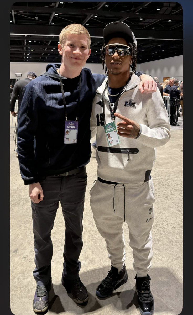 A couple of Lake Dallas legends getting ready for the Super Bowl. <a href="/ThekobeeMinor/">Kobee Minor🤟🏾</a> <a href="/CincoDeMino/">David Mino</a>