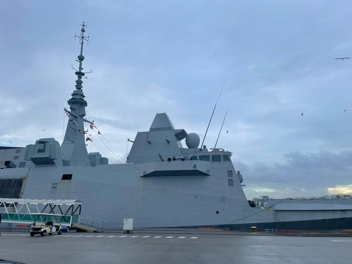 AmbaFranceMaroc's tweet photo. ⚓️ Escale d’une frégate multi-mission (FREMM) française à Tanger.

🇫🇷 🤝 🇲🇦 Occasion de rencontres et d’échanges avec les autorités locales et l’équipage de la FREMM Mohammed VI en vue d’interactions opérationnelles à venir. https://t.co/oQFfgPqvbr