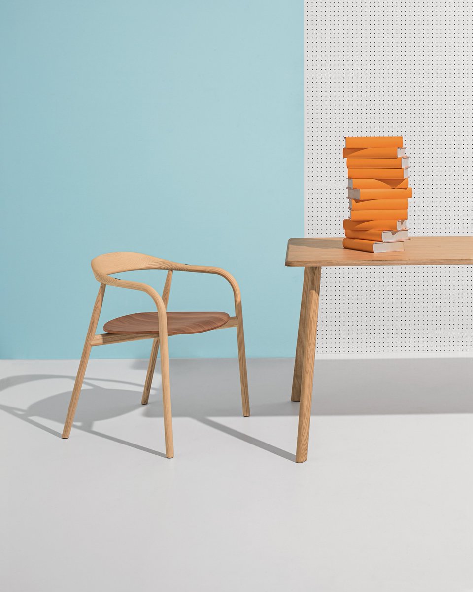 The Nordic style and the excellence of Italian craftsmanship merge in a table which is ready to furnish different types of home and office spaces.

See SPILLO table: bit.ly/3q6JrrS

#discipline #madeinitaly #design #interiordesign #metal #glass #sustainable #natural