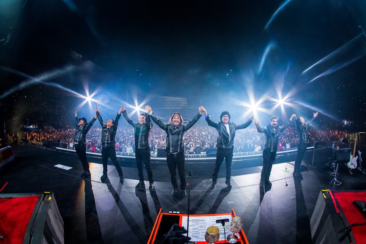 Los Bukis tweet media