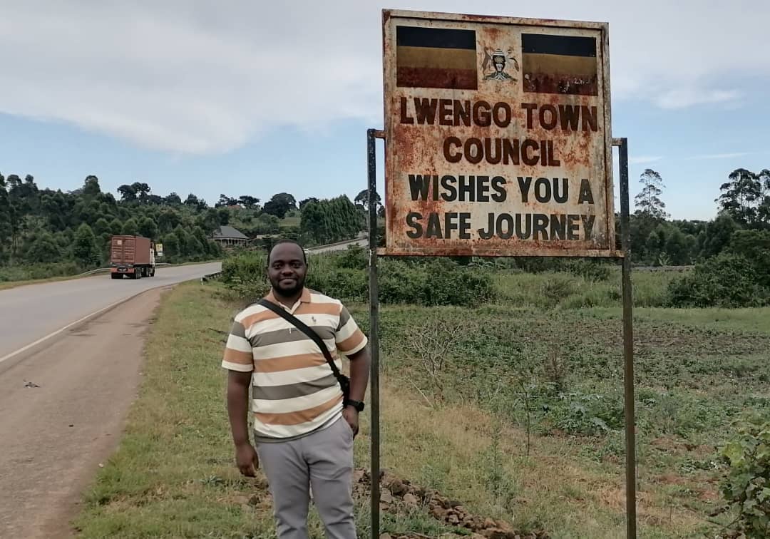 RareHernia's tweet photo. We can't keep saying we can use #AI and #machine_learning when we don't have clean data. Today, I supported the Ministry of Health (#MoH) and #UMDPC in #Lwengo Town Council to mentor private health facilities on how to do weekly data reporting and reduce missingness of data. https://t.co/9WitWkABm2