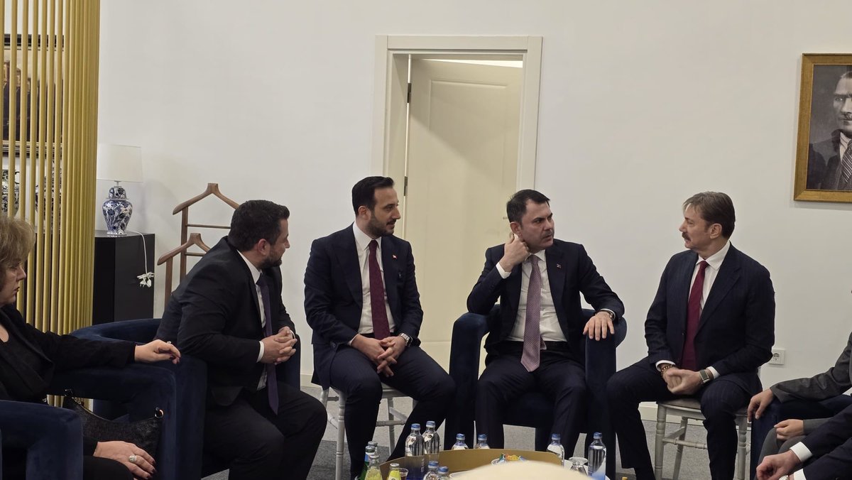 Kentsel Dönüşüm Zirvesi 🏗️🏙️

İlçe Başkanımız Sn. Mimar Emrah Parlak; Çevre, Şehircilik ve İklim Değişikliği Bakanımız Sn. Murat Kurum, İstanbul Valimiz Sn. Davut Gül, Genel Başkan Yardımcımız Sn. Sevilay Tuncer ve İl Başkanımız Sn. Abdullah Özdemir’in teşrifleriyle, Bahçelievler