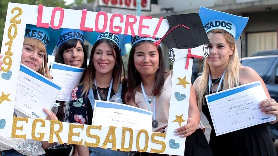 AgenciaComBA's tweet photo. 📌 En Almirante Brown comenzó la inscripción para el Plan FiNes 2026

https://t.co/tzZdnzJTQc

#AlmiranteBrown #MarianoCascallares #ComBA #CENS @CascallaresPJ #PlanFiNes2026 #Educación https://t.co/4iCiE6TBCh