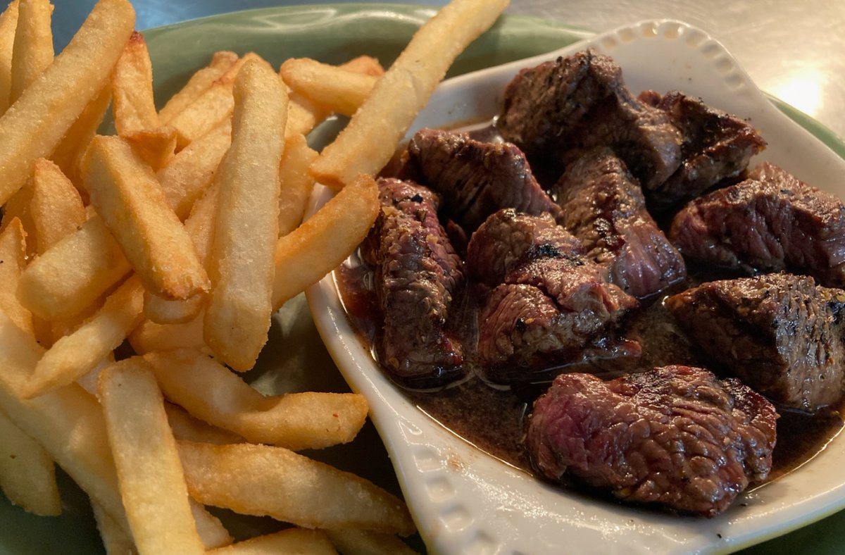 TCsReferee's tweet photo. Gloriously-awesome grilled STEAK TIPS or wonderfully deep-fried BEEF CHISLIC?!? Either way, you can’t go wrong at TC’s Referee.

TUE HOMEMADE SOUPS (2.3.26) >
Mushroom Wild Rice // Bacon Cheddar Broccoli Potato 

#GoRef https://t.co/ByeJPulkvf
