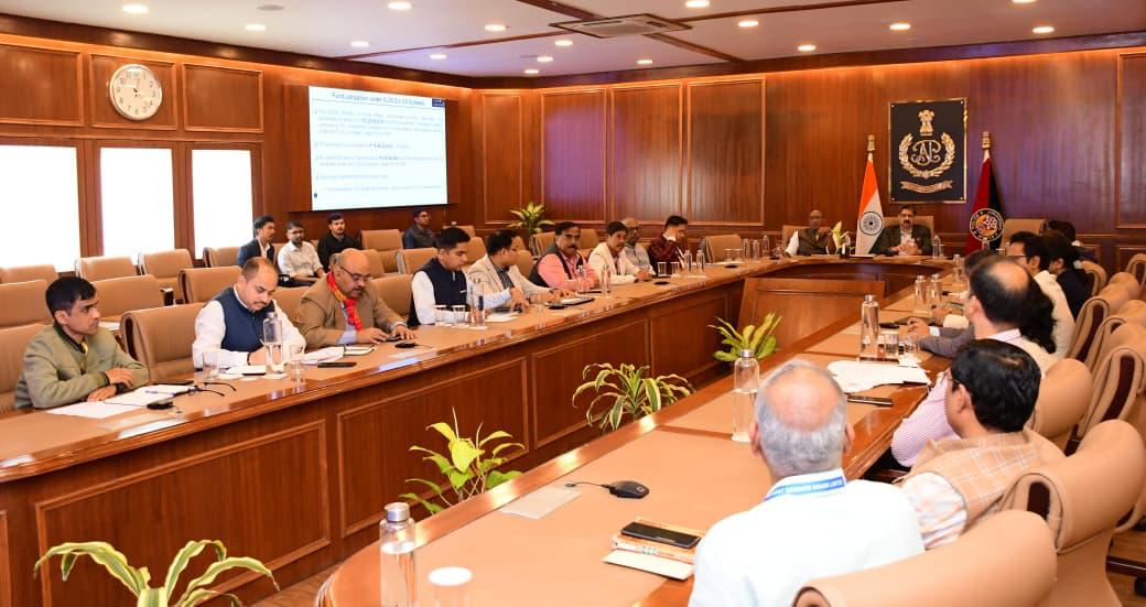 assampolice's tweet photo. DGP Shri @HardiSpeaks chaired the State Empowered Committee meeting on ICJS/CCTNS 2.0 at APHQ, along with SDGP @AssamCid, to fast-track end-to-end digital integration across the criminal justice system.

Key focus areas included e-Forensics 2.0, implementation of CrPI for biometric identification, digital consumption of FIRs and Charge Sheets by courts, e-Summons, ICJS infrastructure readiness including bandwidth & connectivity, and capacity building of prosecutors.

Assam Police remains committed to a smarter, transparent, tech-driven justice ecosystem.

@HMOIndia
@himantabiswa
@DGPAssamPolice
@NCRBHQ