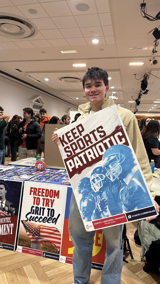 Nothing better then the BIG 10 ENERGY <a href="/TPUSAatUIUC/">TPUSA @ UIUC</a> brings ⚡️🇺🇸

Huge late night org fair with lots of GREAT conversations!🗣️

Who’s excited for this semester of TPUSA at UIUC??? I know I am!!🙋🏼‍♀️💙🧡

<a href="/TPUSA/">Turning Point USA</a> | <a href="/tpusastudents/">TPUSA Students</a>