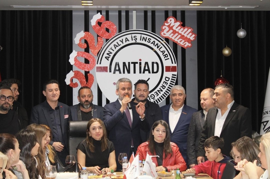 #BIZ #BÜYÜK #BİR #AYİLEYİZ #ANTİAD