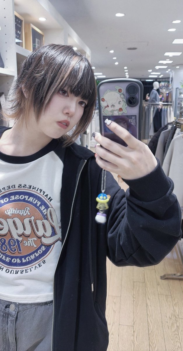 ななせ tweet media